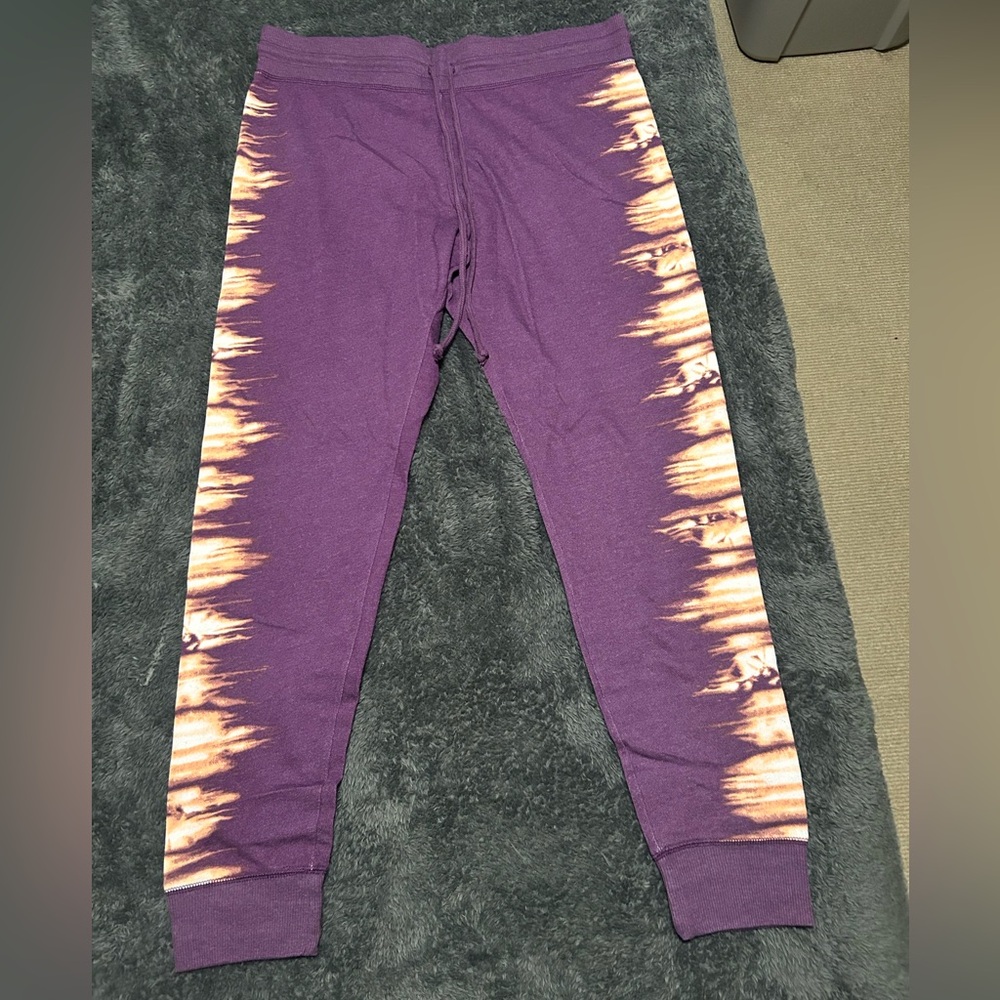 Mossimo Supply Co. Purple and Tan Leggings size L NWOT